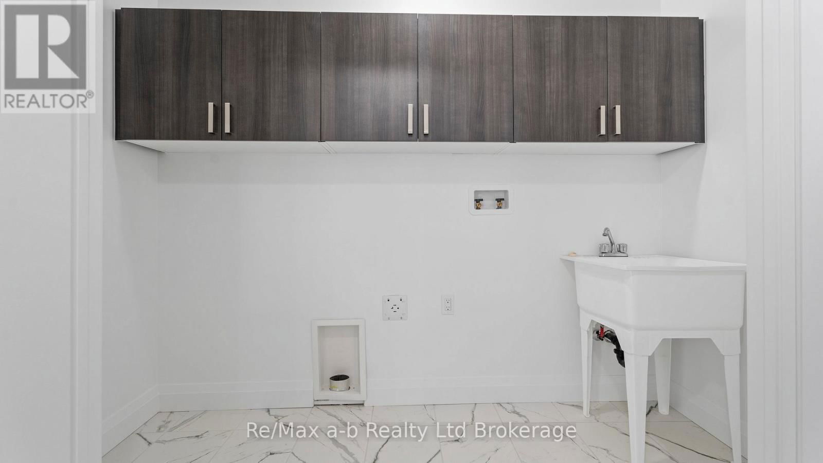 68 CAYLEY STREET Image 22