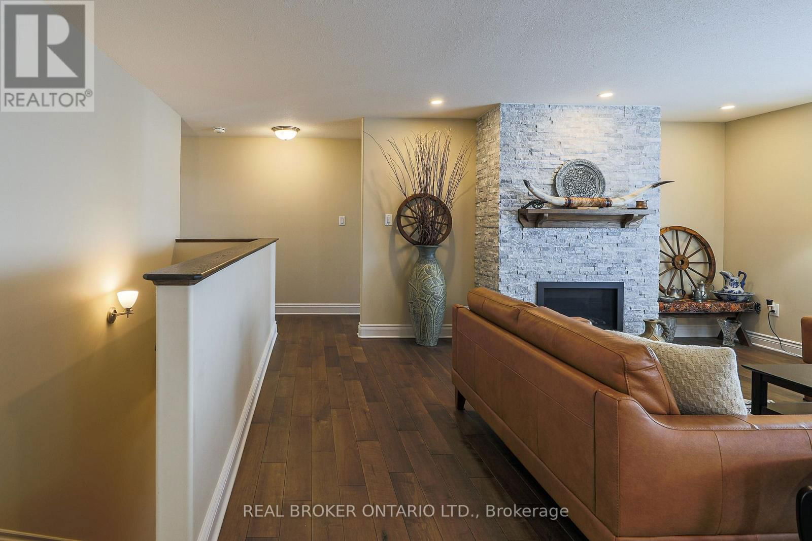 3403 SUMMERBREEZE DRIVE Image 32