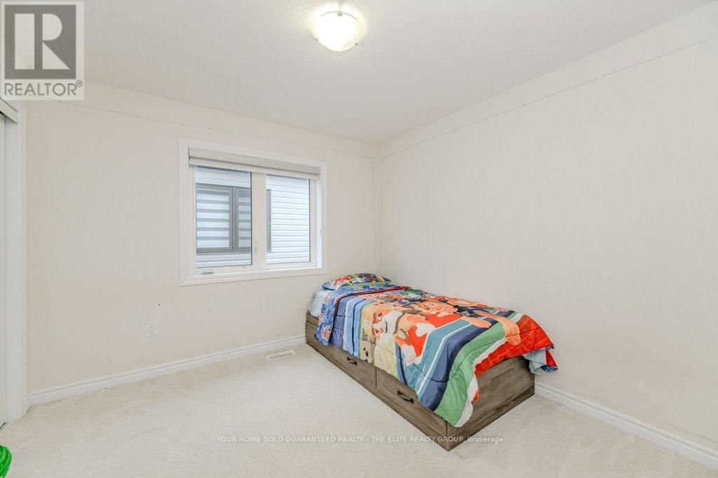 19 RAINBOW DRIVE Image 25