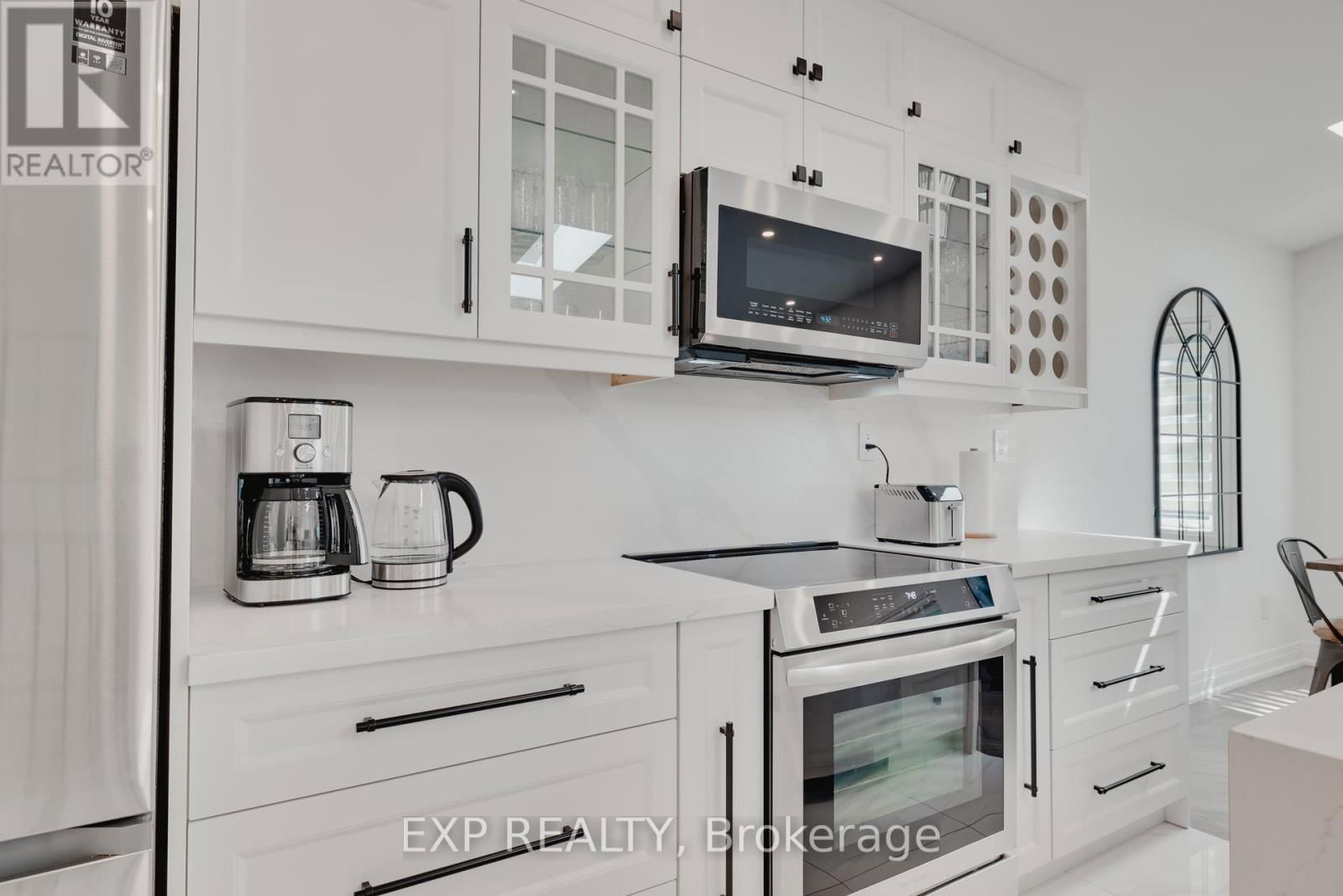 124 BOND STREET NORTH Image 13