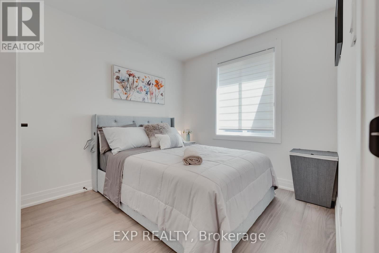 124 BOND STREET NORTH Image 16