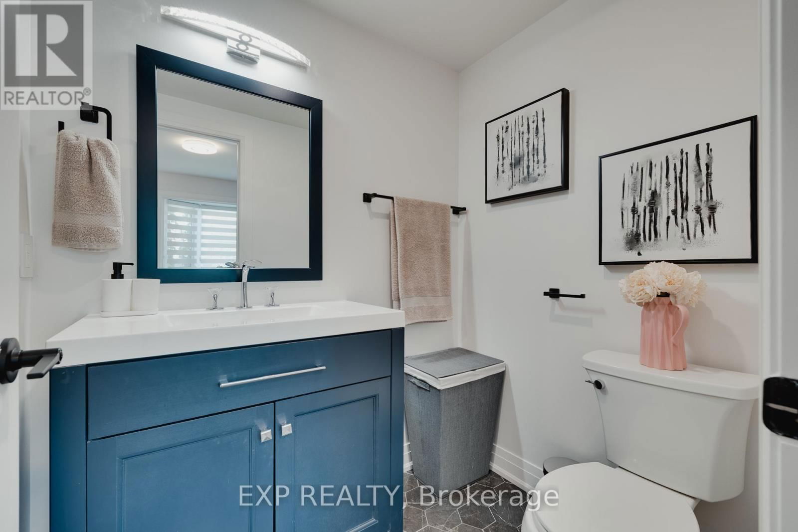124 BOND STREET NORTH Image 18