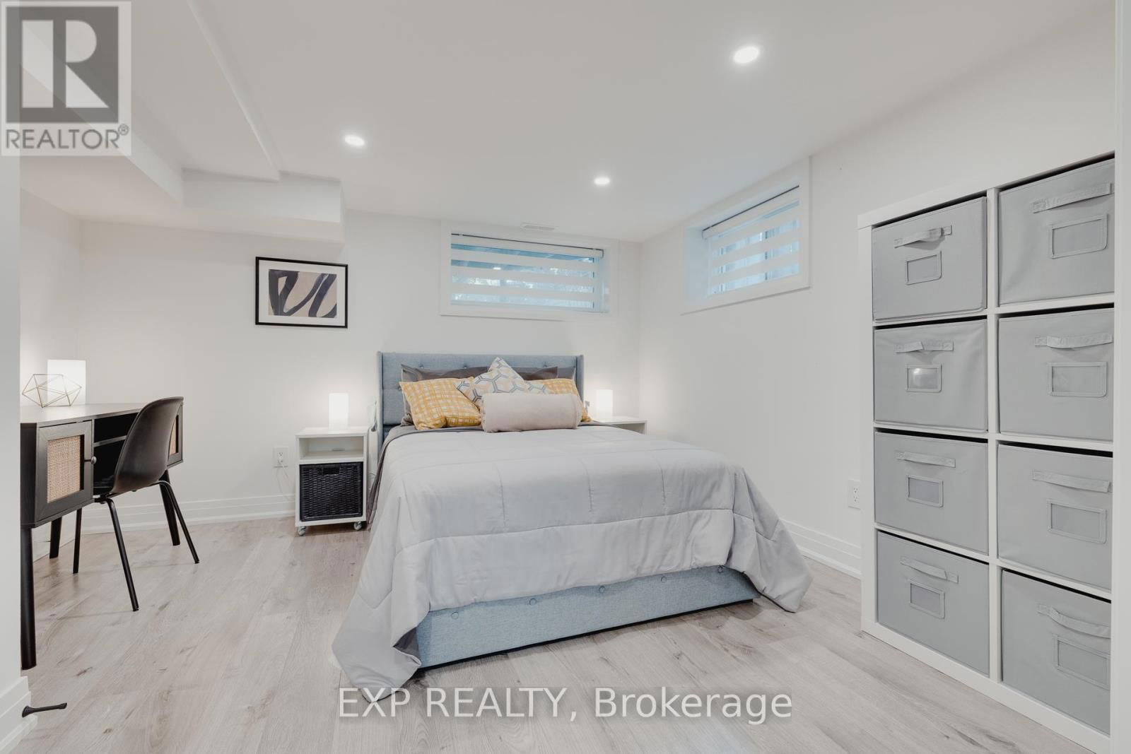 124 BOND STREET NORTH Image 20