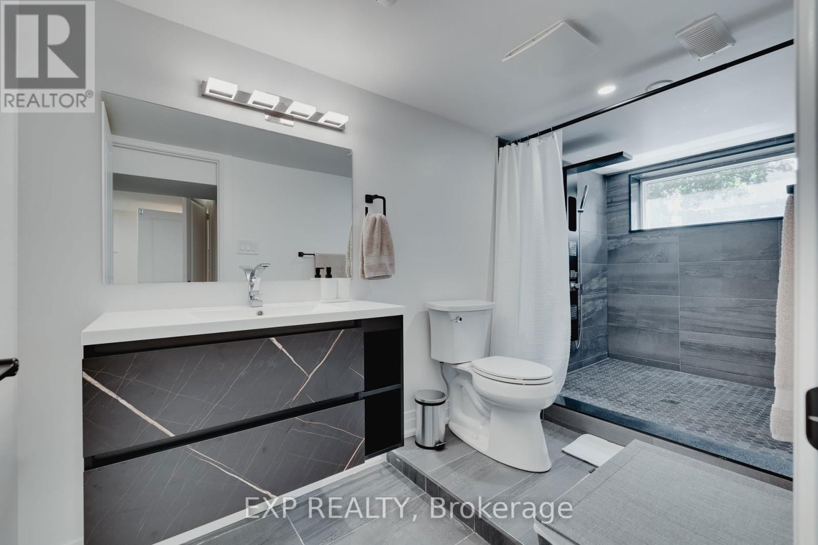 124 BOND STREET NORTH Image 22
