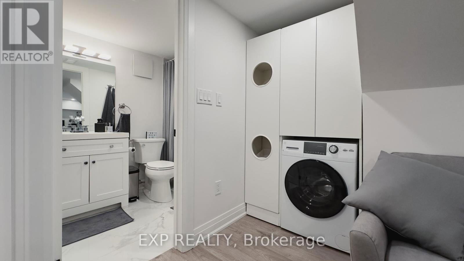 124 BOND STREET NORTH Image 24
