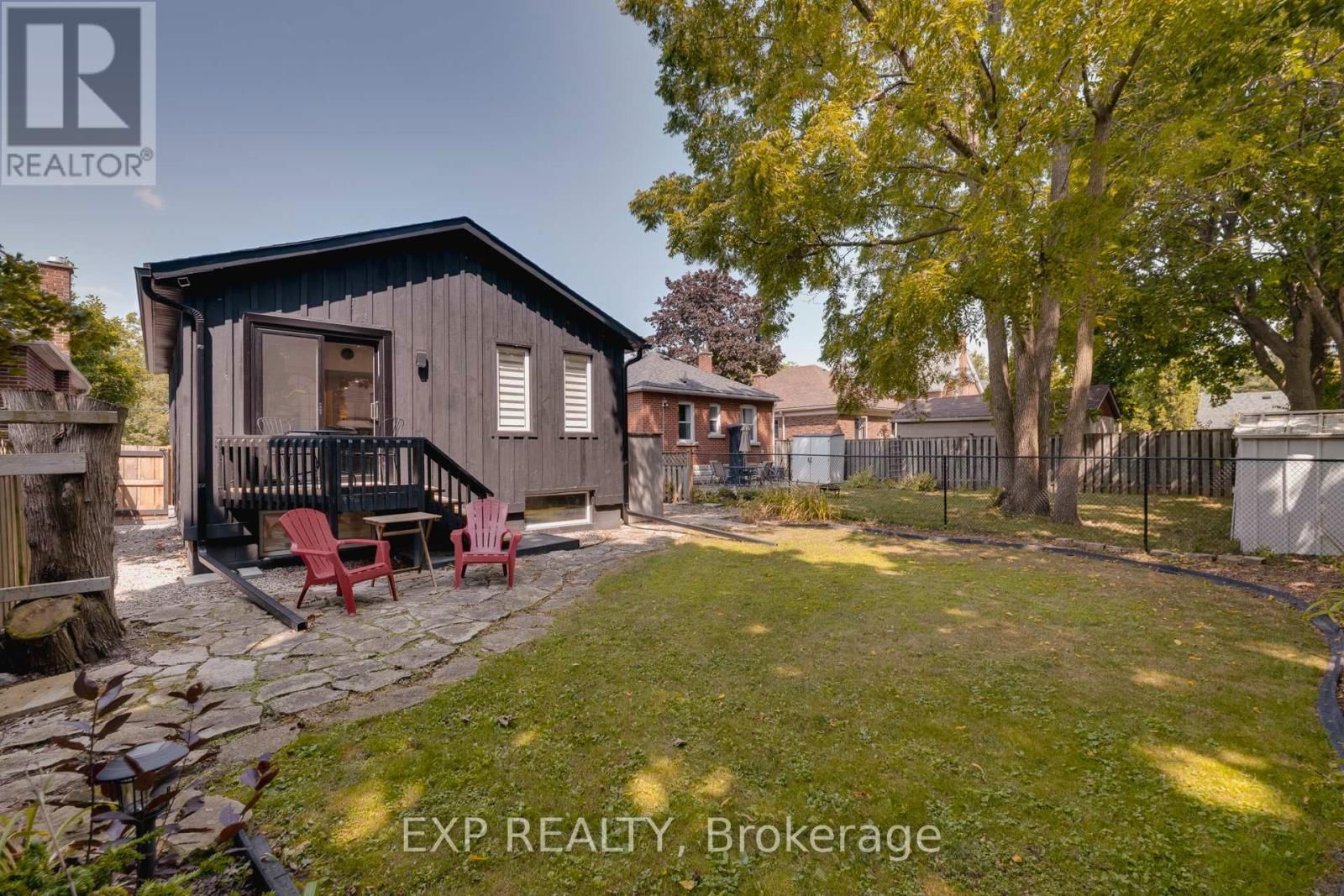 124 BOND STREET NORTH Image 31