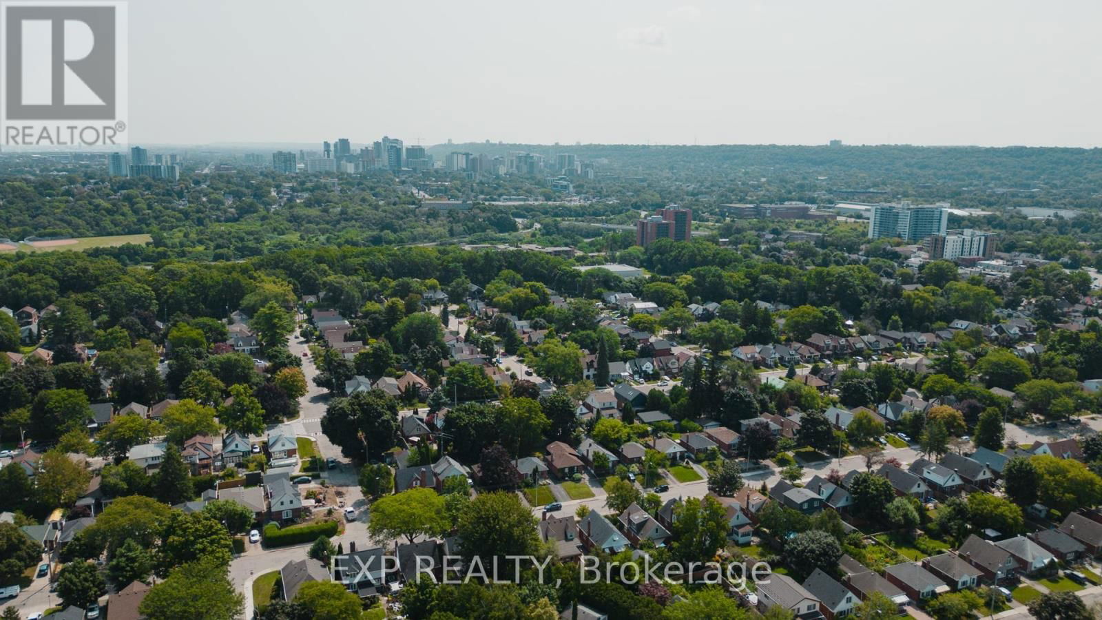 124 BOND STREET NORTH Image 33