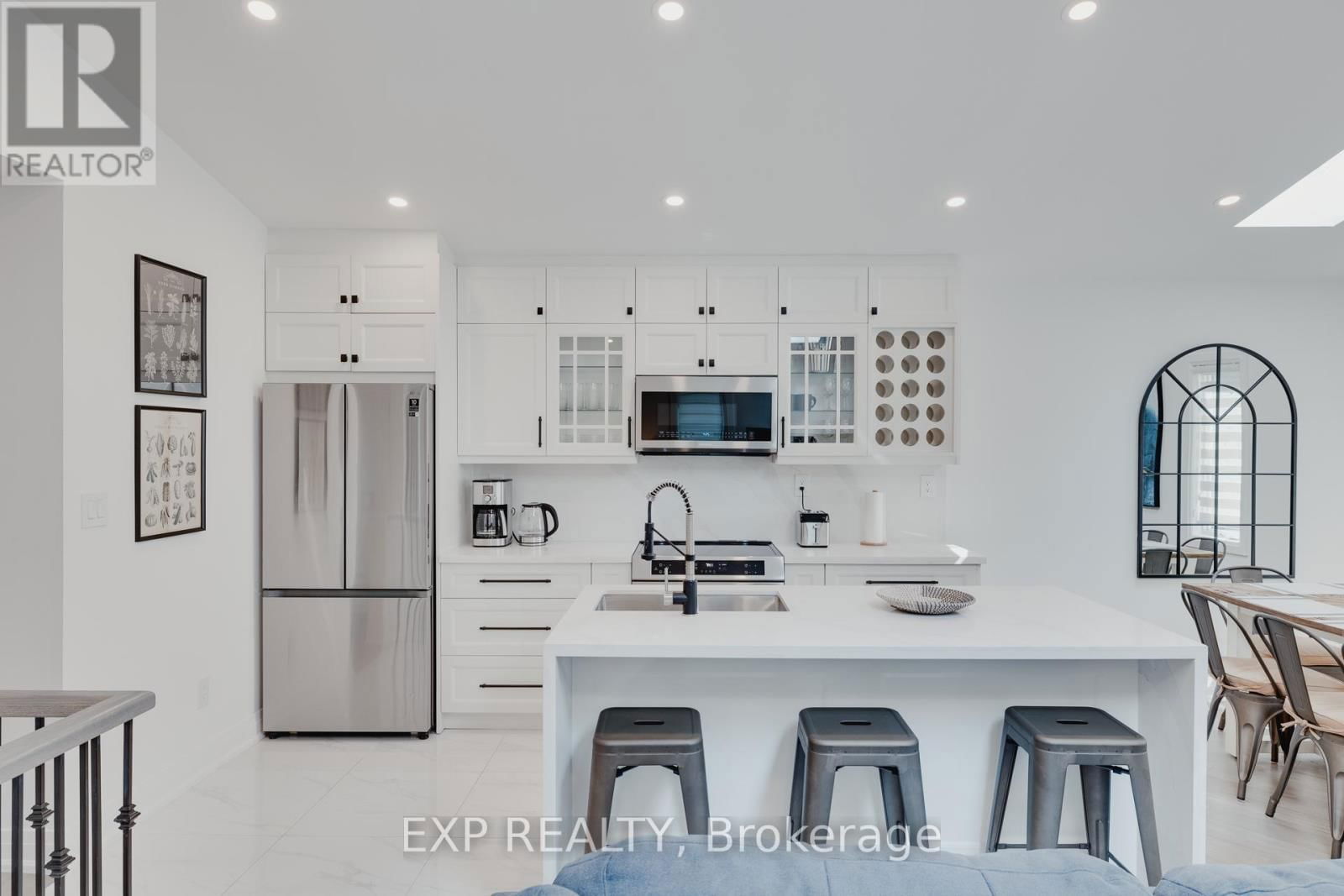124 BOND STREET NORTH Image 6