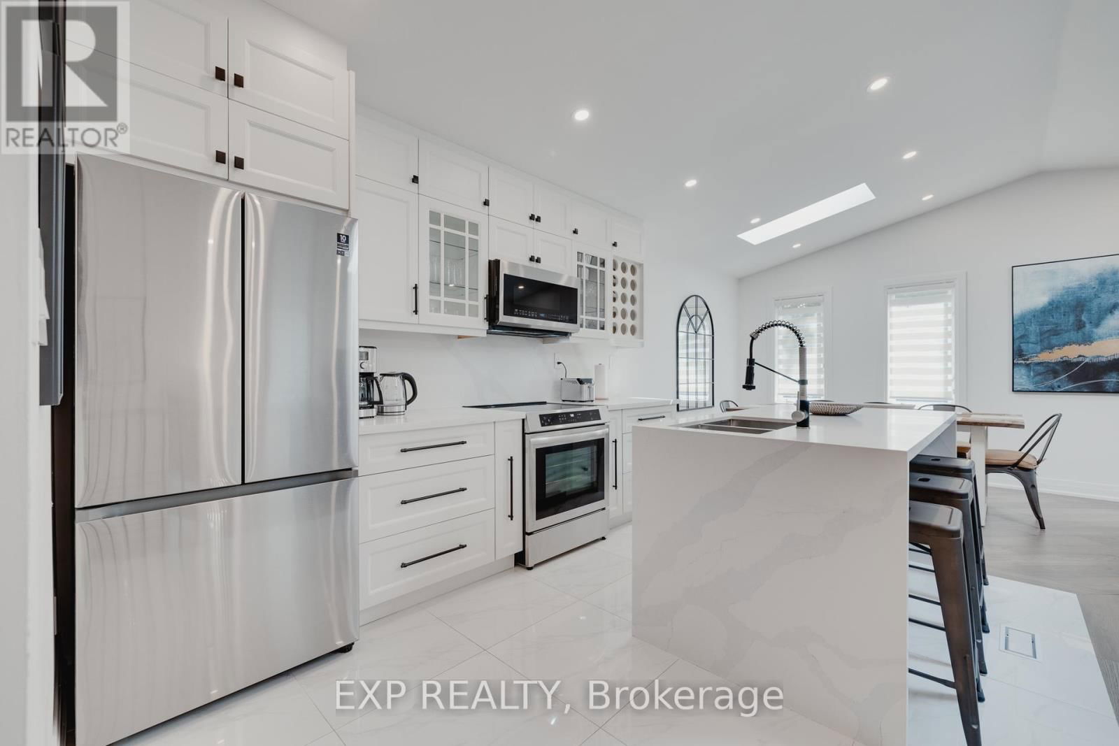 124 BOND STREET NORTH Image 7