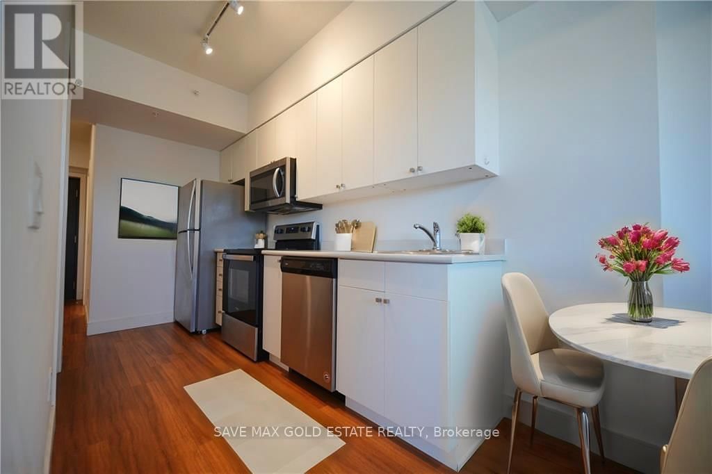 301 - 1 WELLINGTON STREET Image 14