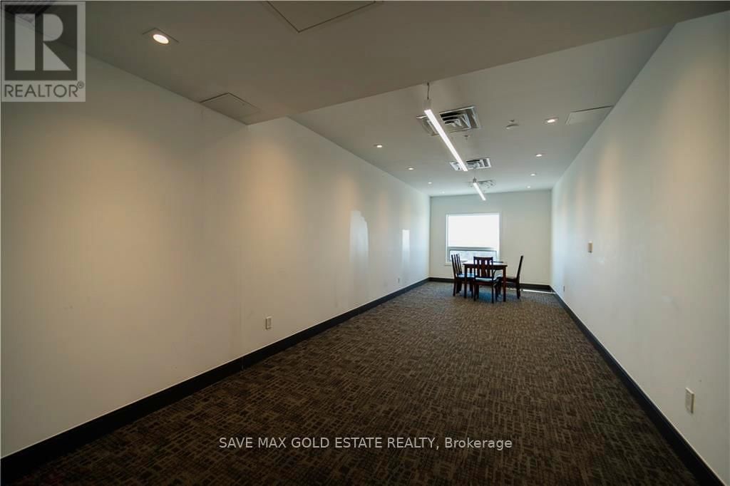 301 - 1 WELLINGTON STREET Image 8