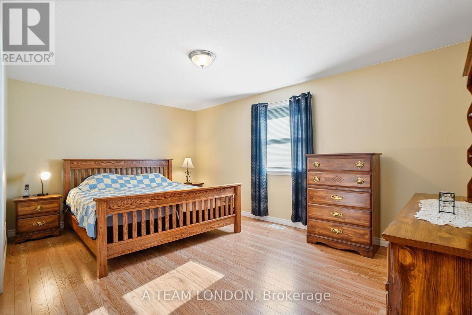 244 SYDENHAM STREET E Image 15