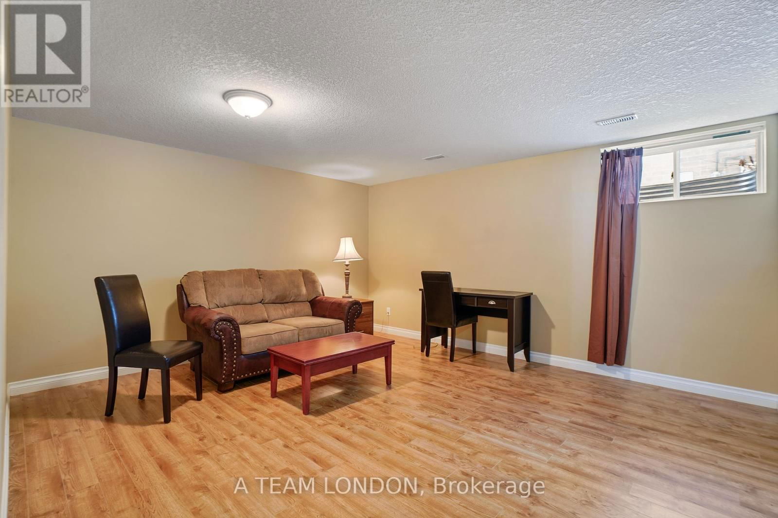 244 SYDENHAM STREET E Image 26