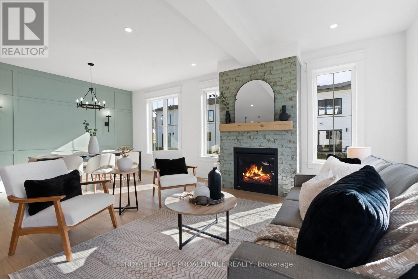 4 HOLLINGSWORTH STREET Image 10