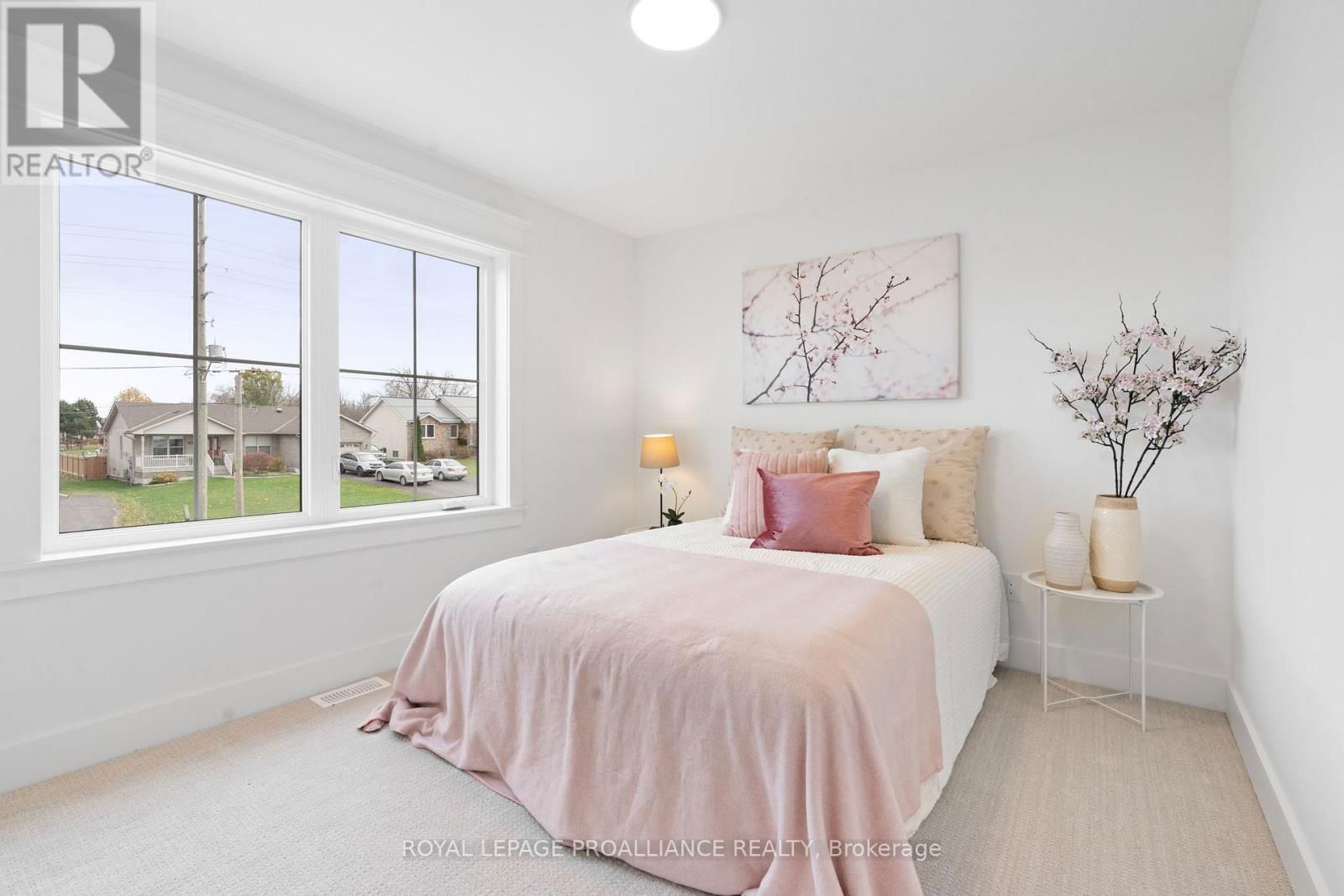 4 HOLLINGSWORTH STREET Image 15