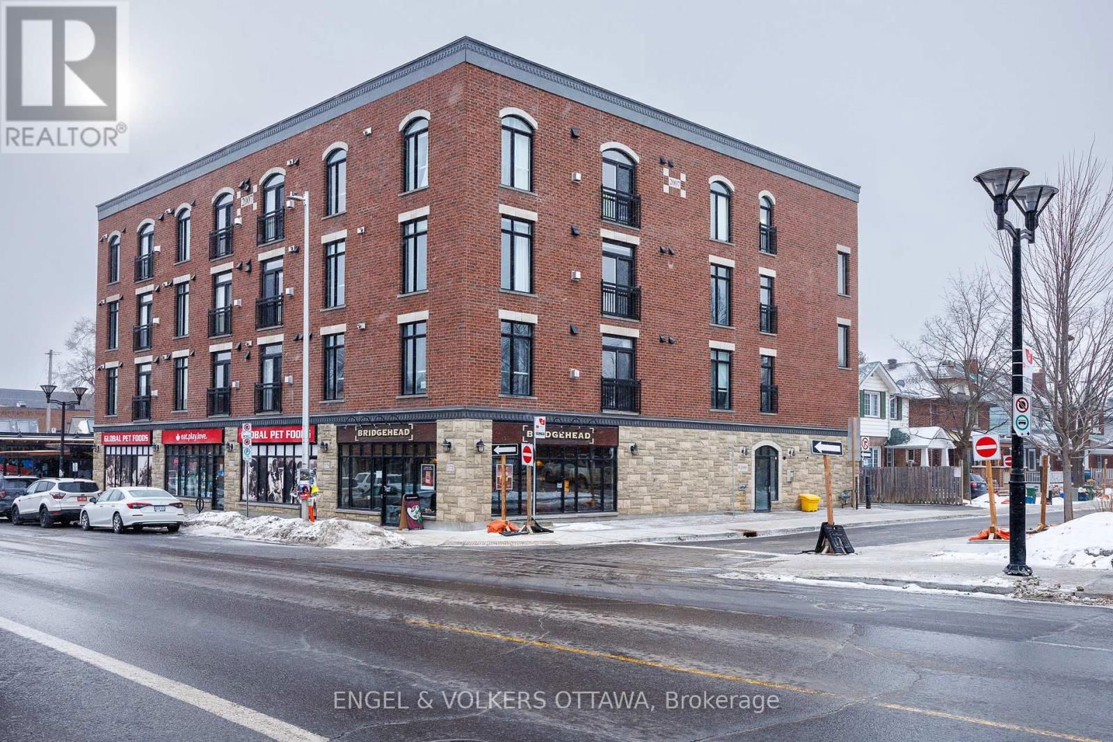 302 - 6 GROVE AVENUE Image 11