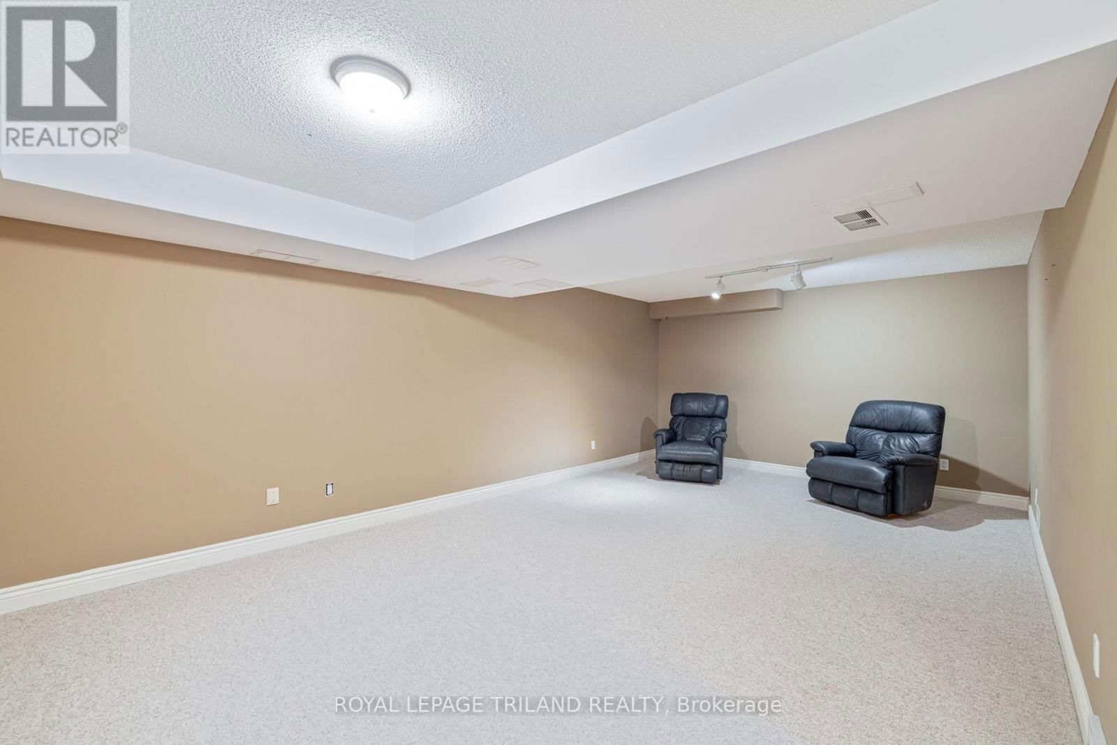 19 - 40 QUINELLA DRIVE Image 21