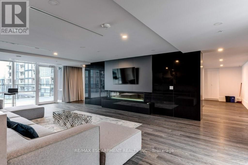 644 - 16 CONCORD PLACE Image 34