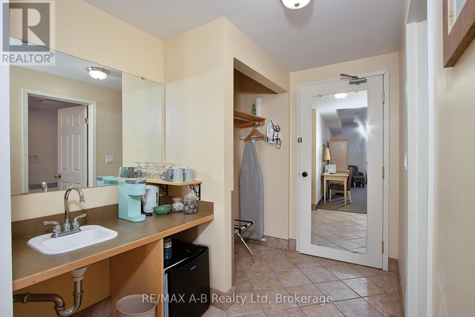 38 ALBERT STREET Image 10