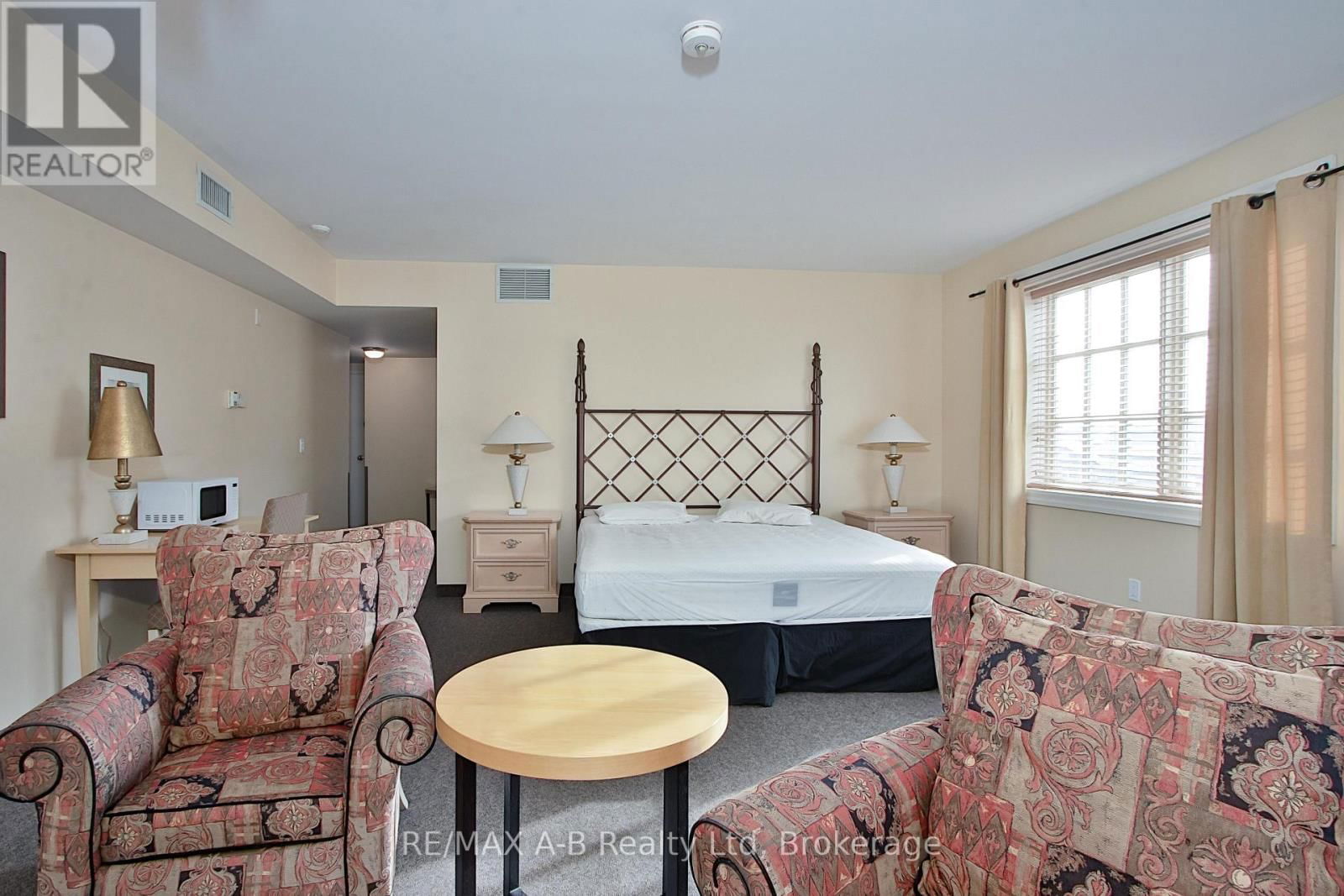 38 ALBERT STREET Image 13