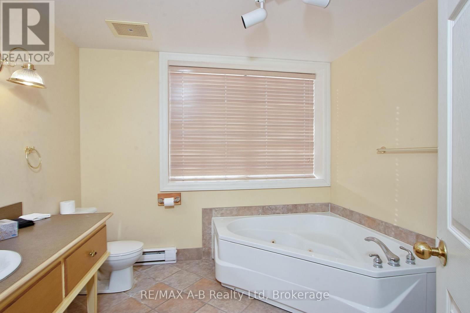38 ALBERT STREET Image 17