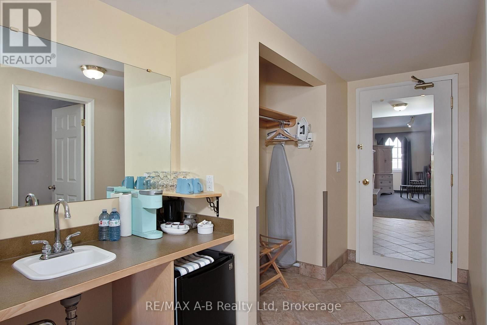 38 ALBERT STREET Image 22