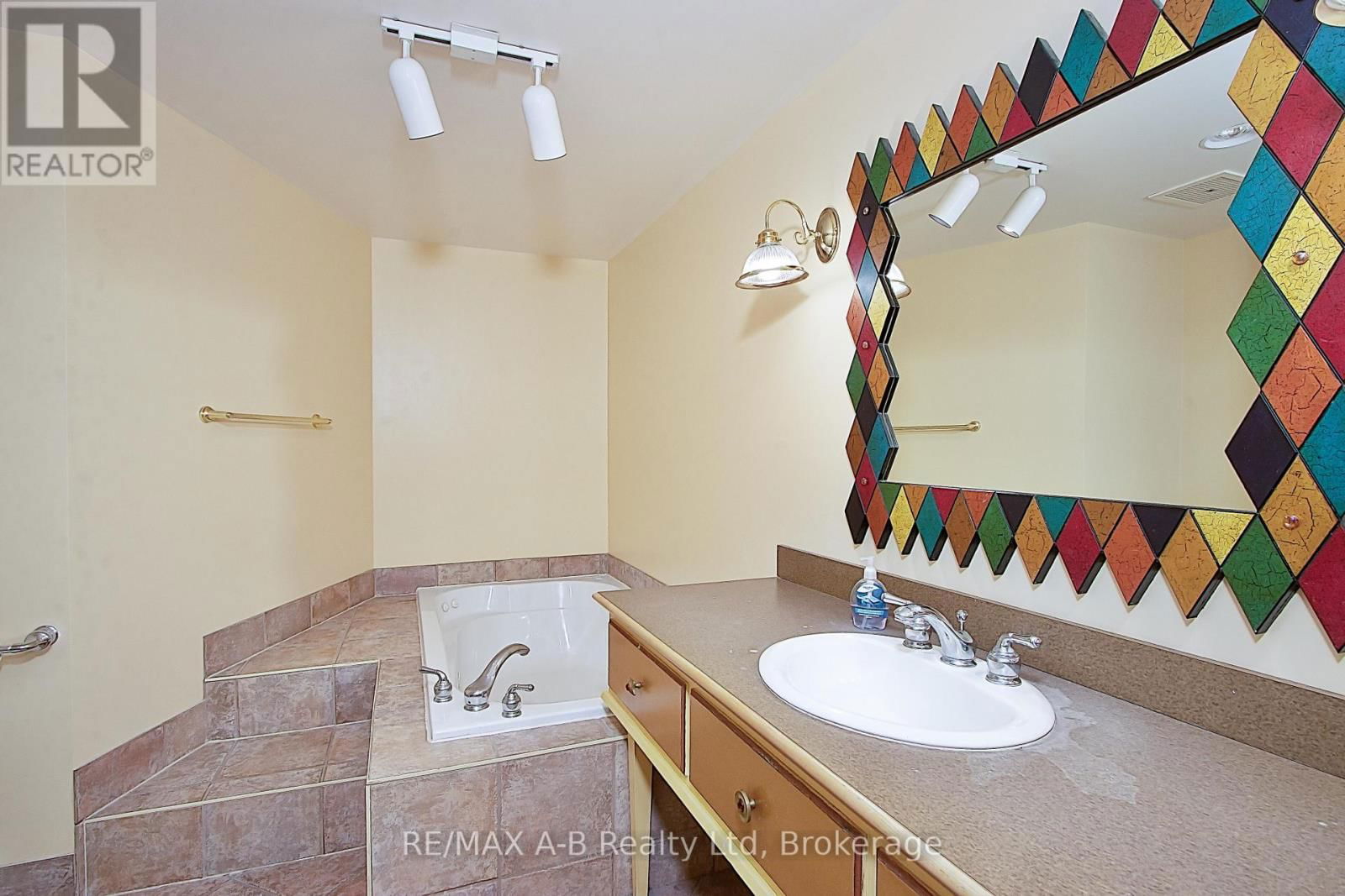 38 ALBERT STREET Image 23