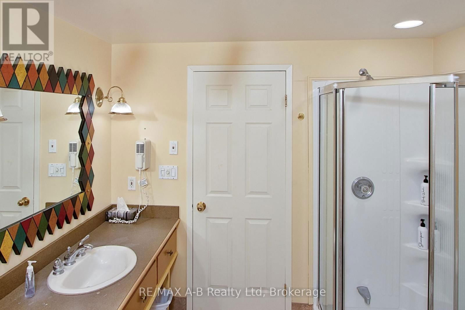 38 ALBERT STREET Image 24