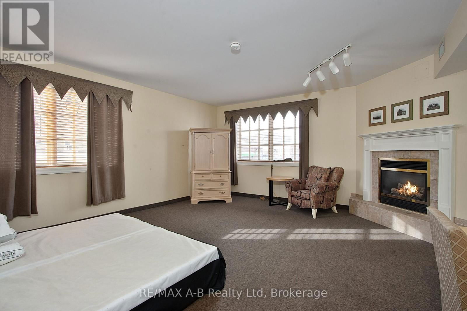 38 ALBERT STREET Image 4