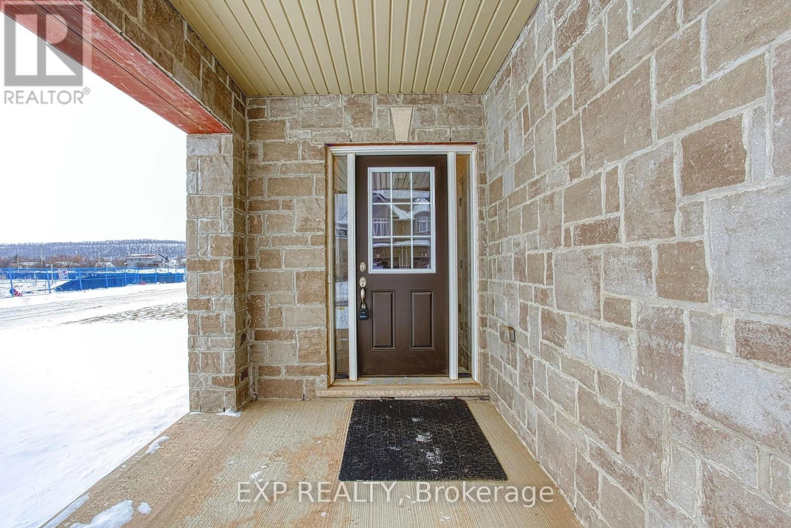 110 PINOT CRESCENT Image 3