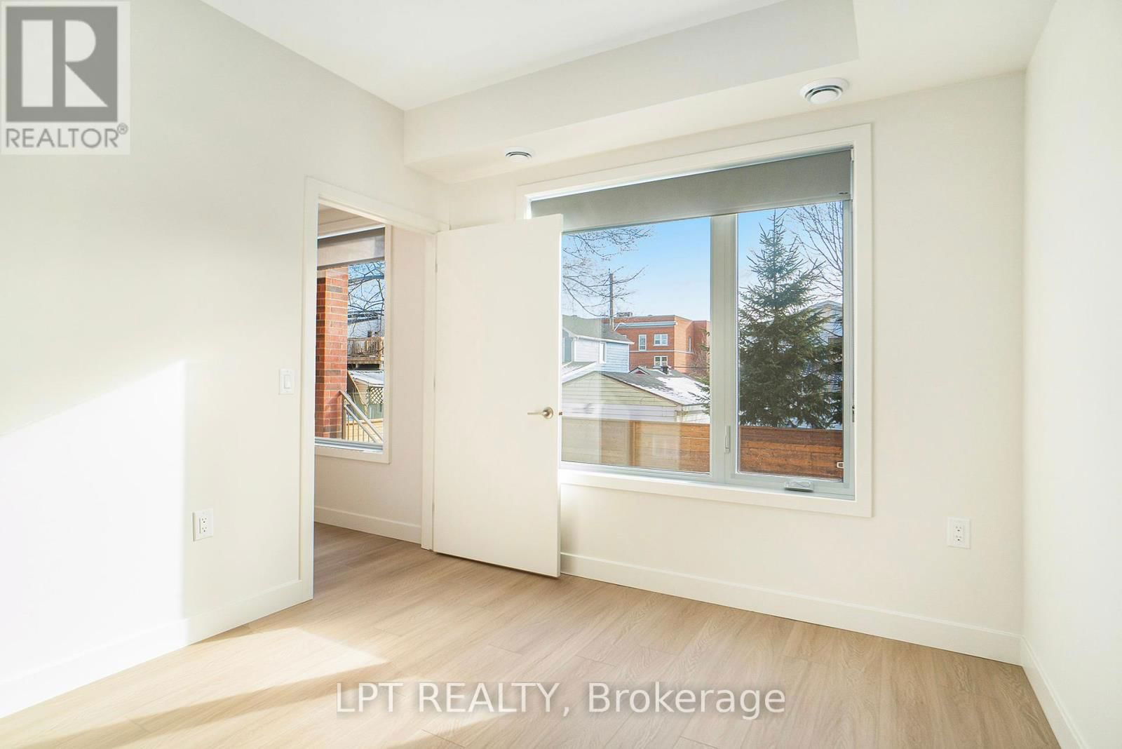 4 - 158 LAVAL STREET Image 11