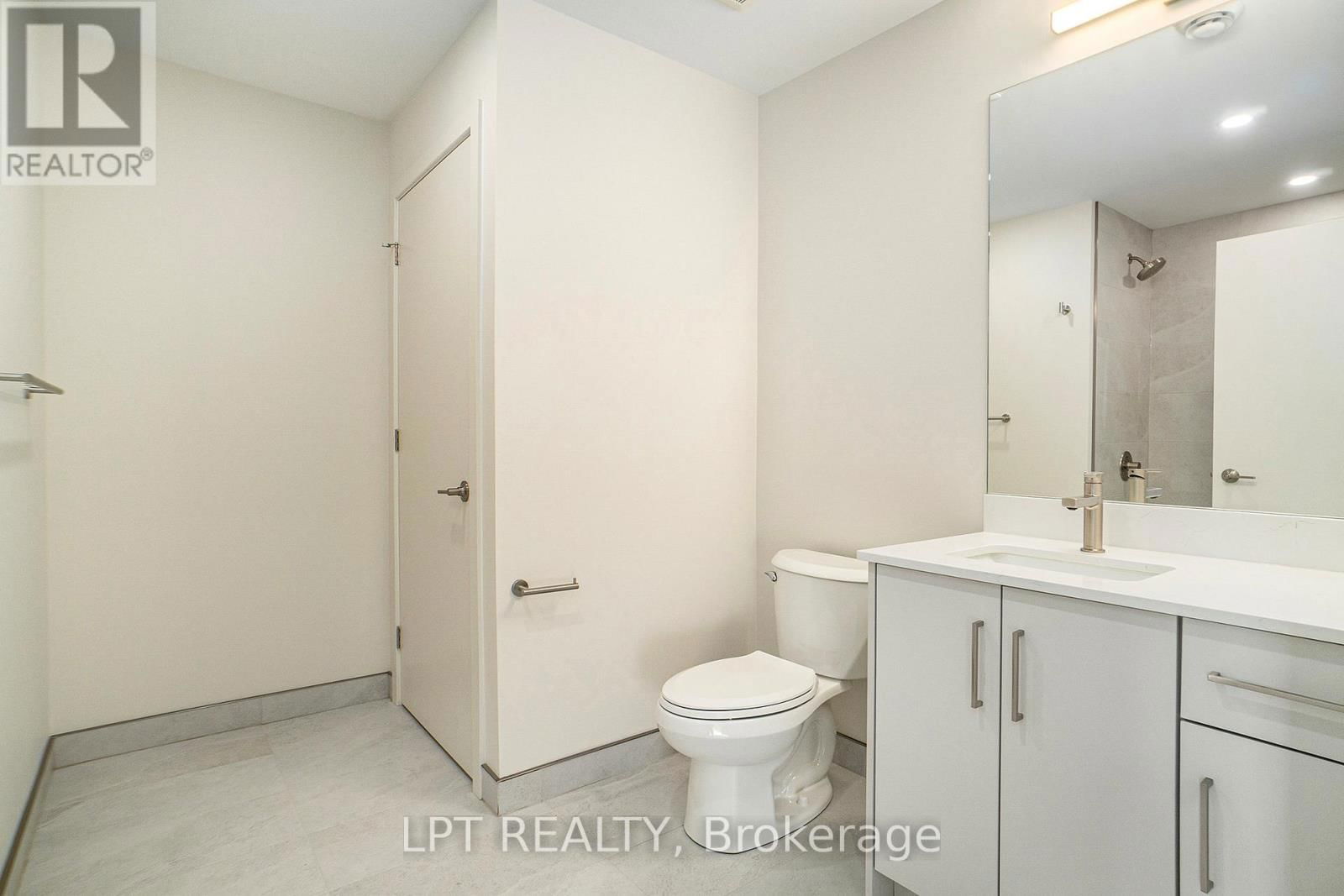 4 - 158 LAVAL STREET Image 12