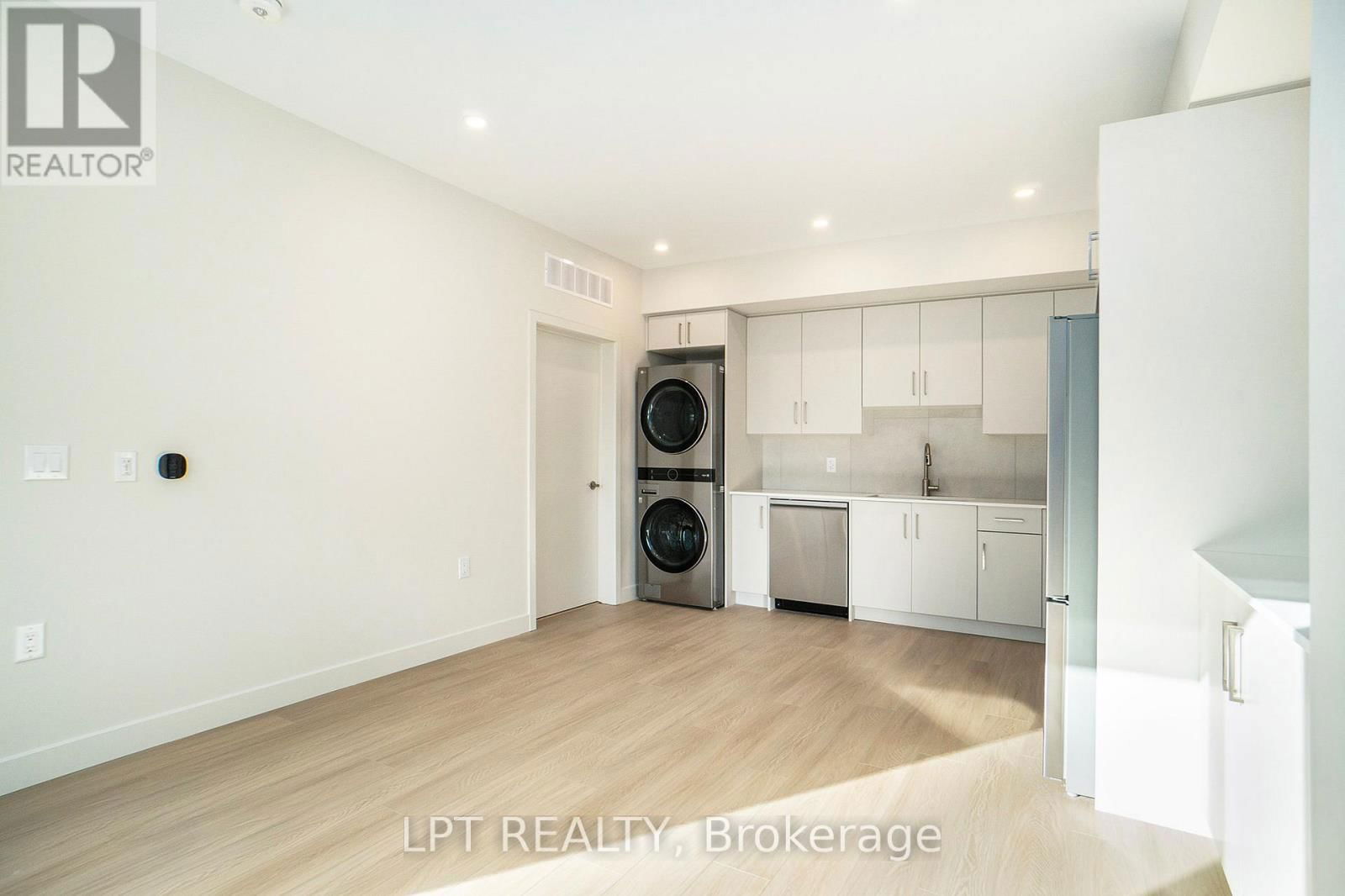 4 - 158 LAVAL STREET Image 6
