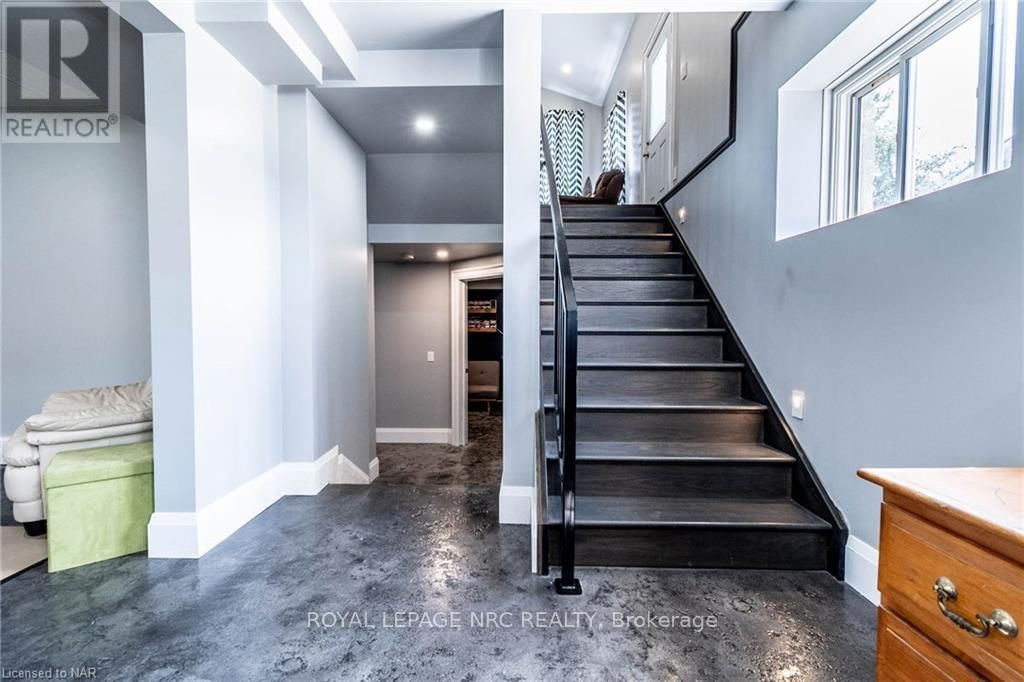 3269 YOUNG AVENUE Image 23
