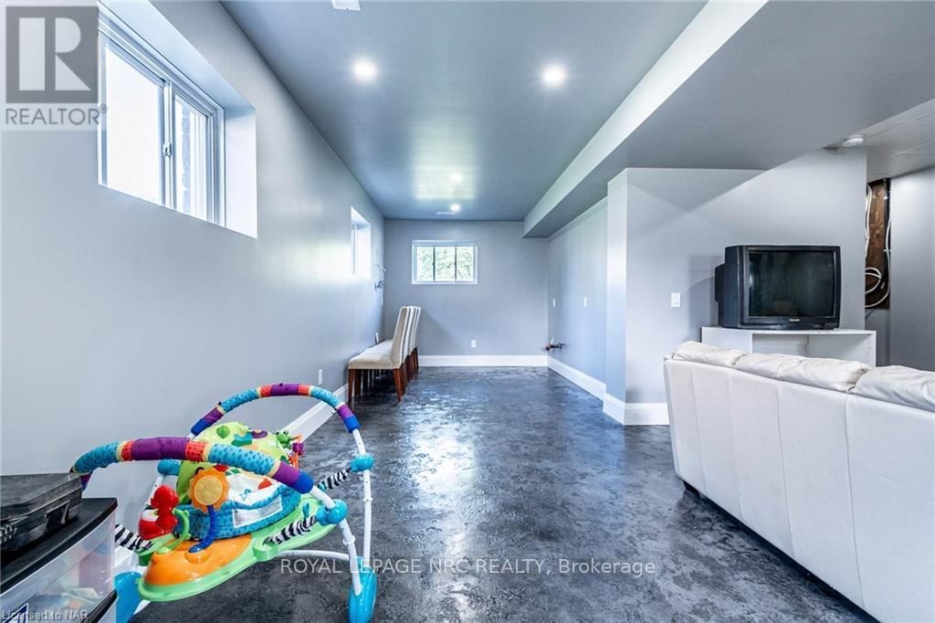 3269 YOUNG AVENUE Image 26