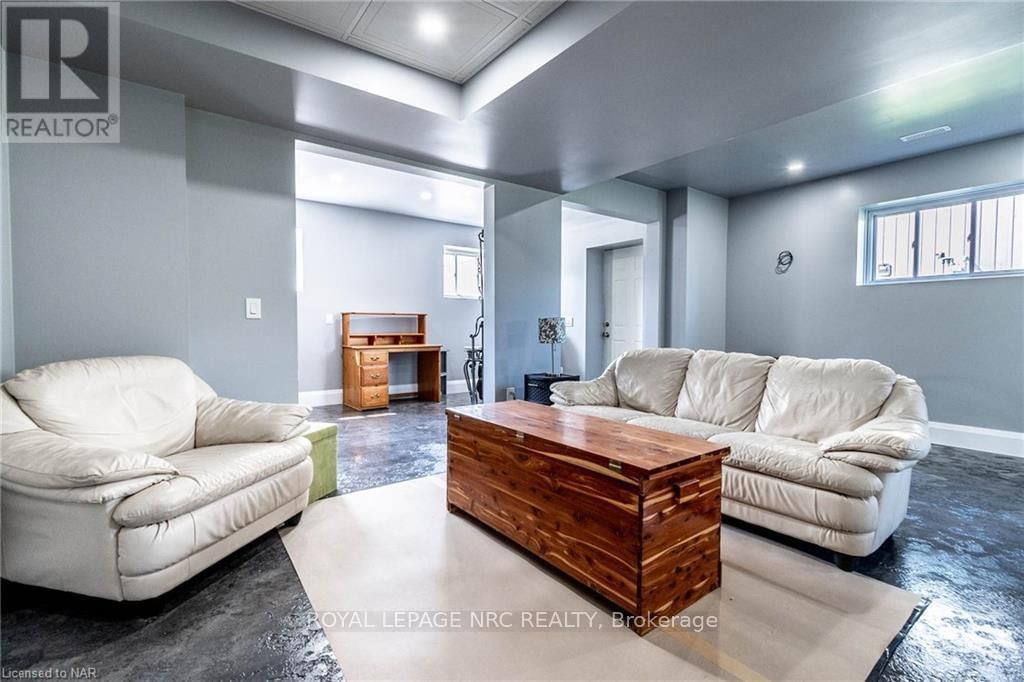 3269 YOUNG AVENUE Image 27