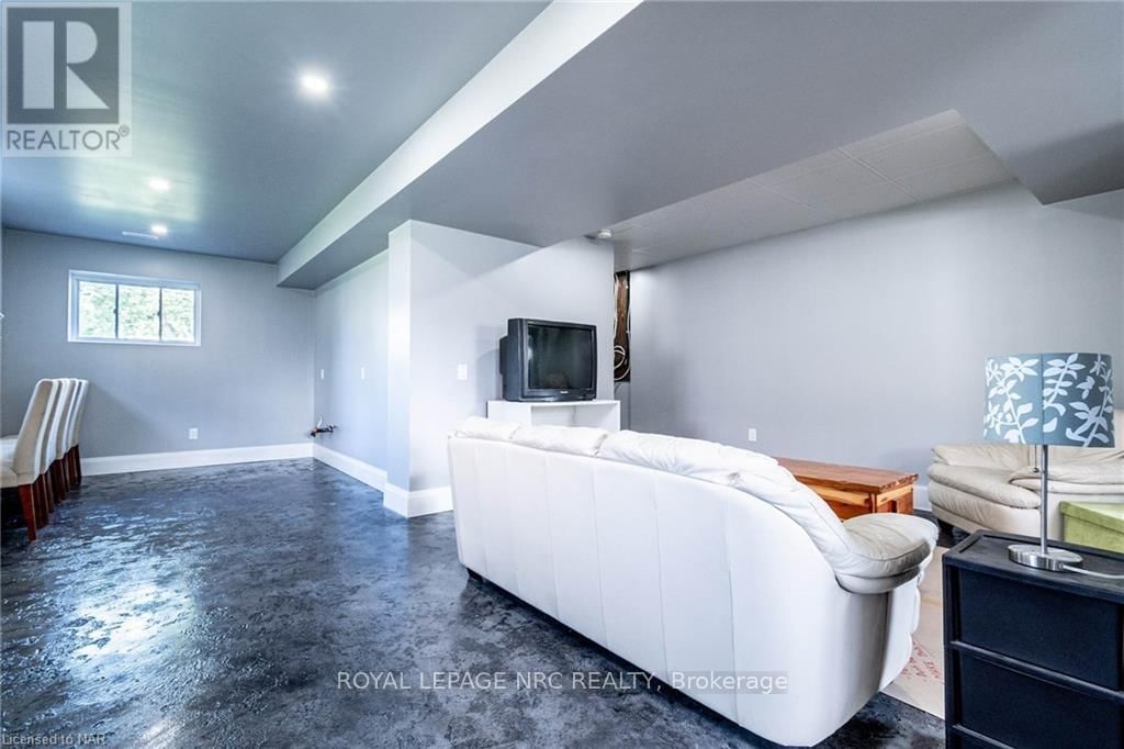 3269 YOUNG AVENUE Image 28