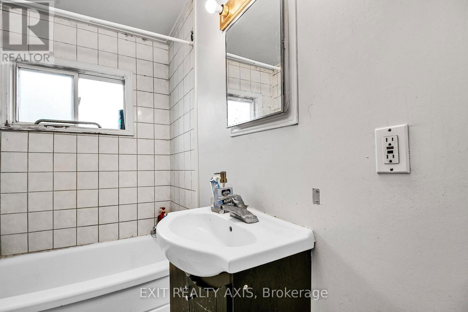 39 BEDFORD STREET SOUTH Image 30