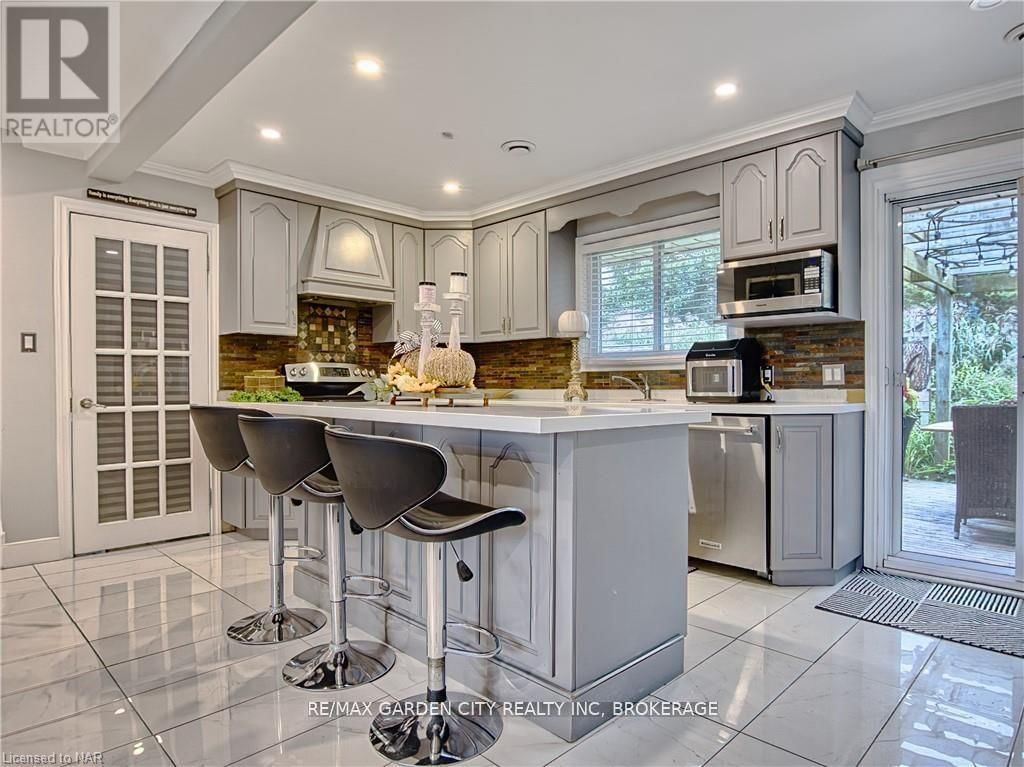 1729 THIRD ST LOUTH Image 13