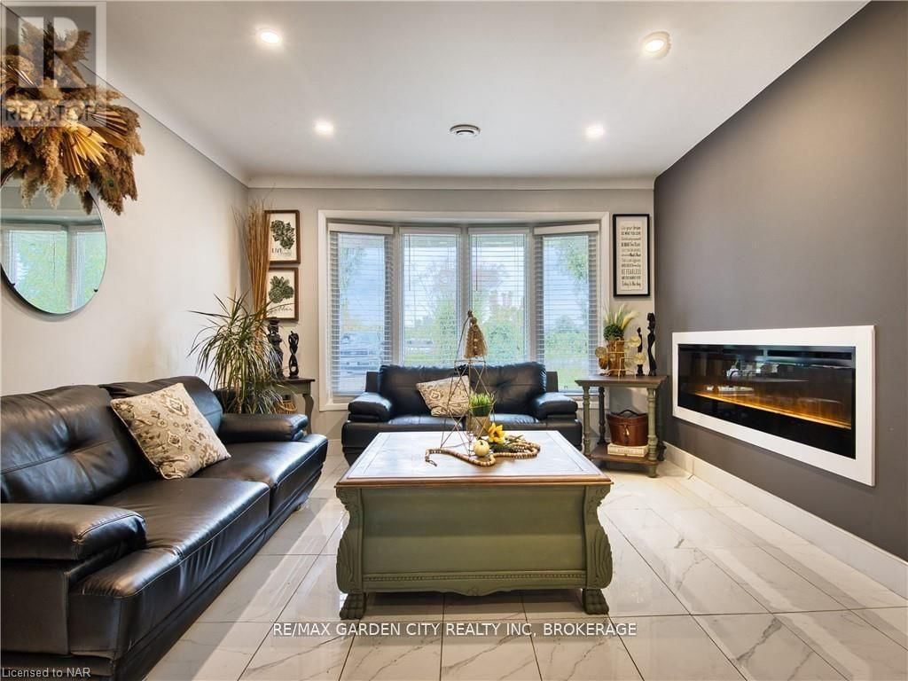 1729 THIRD ST LOUTH Image 17