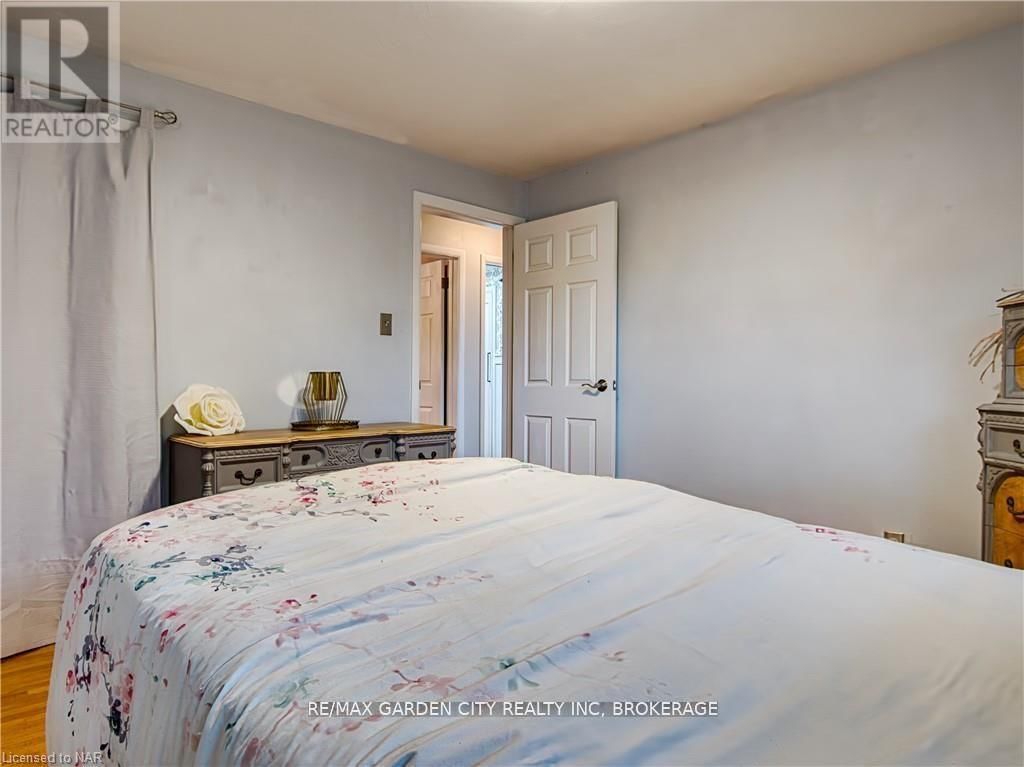 1729 THIRD ST LOUTH Image 24