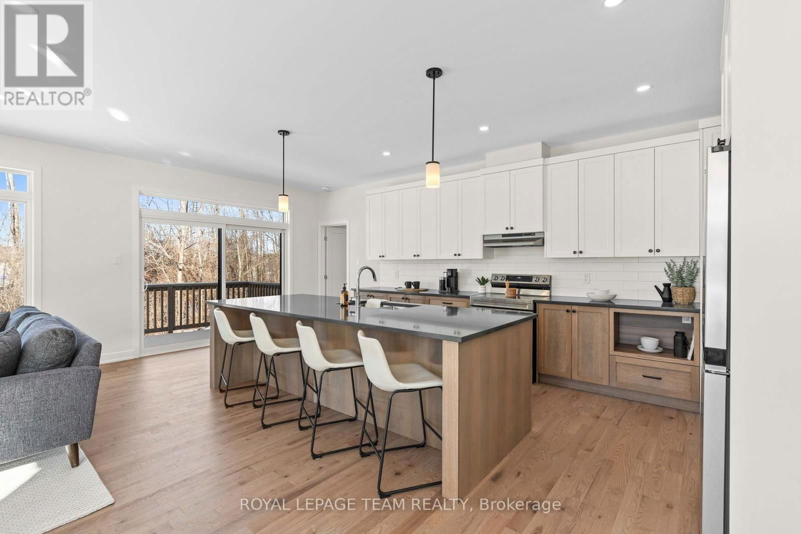 1058 TURNER DRIVE Image 14