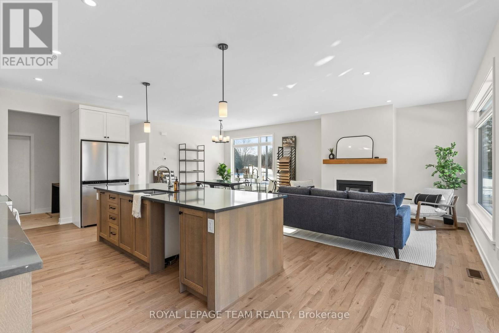 1058 TURNER DRIVE Image 19