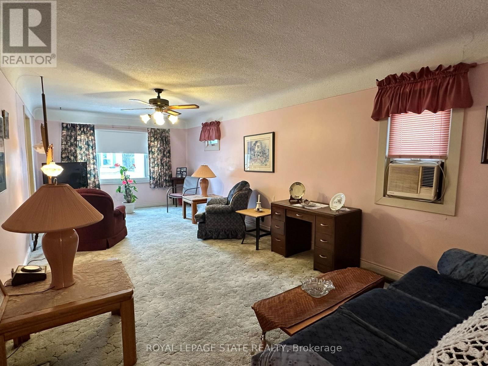 415 GRIFFITH STREET Image 12