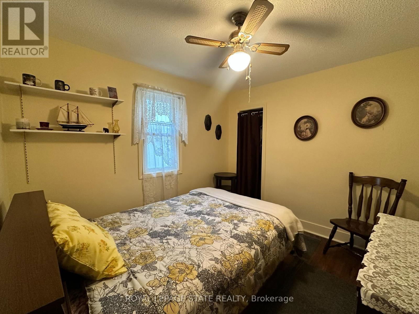 415 GRIFFITH STREET Image 16