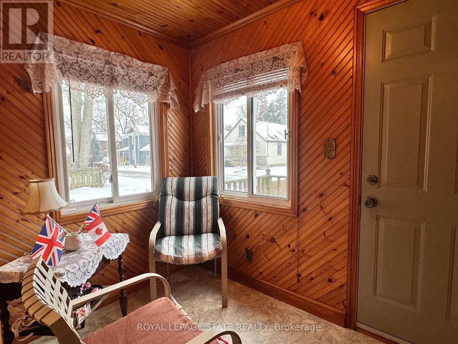 415 GRIFFITH STREET Image 18