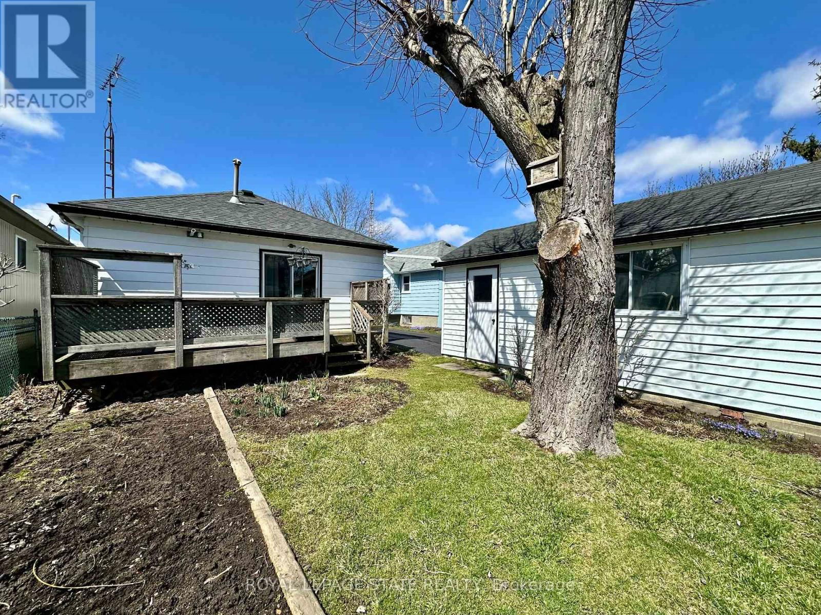 415 GRIFFITH STREET Image 28