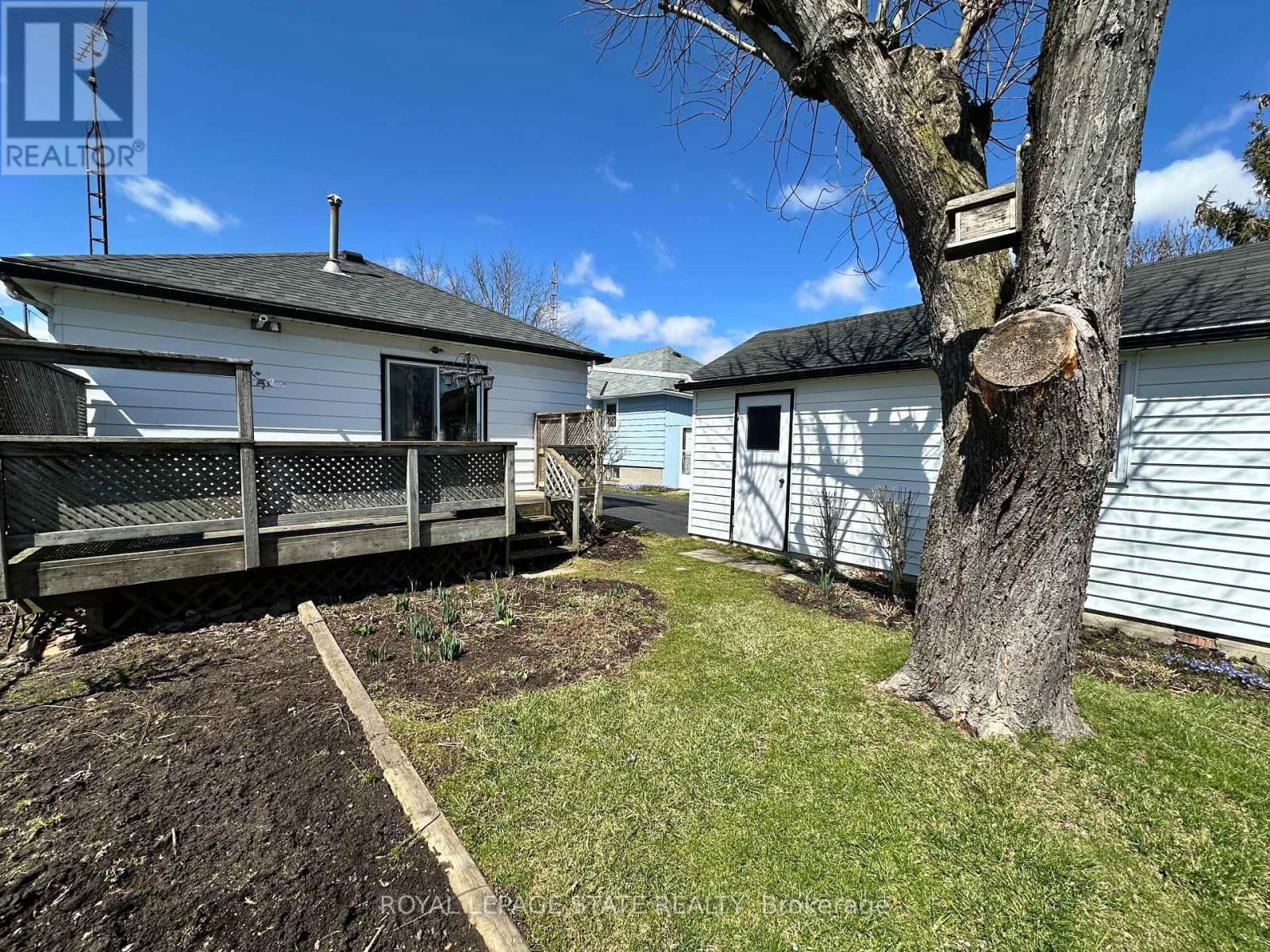 415 GRIFFITH STREET Image 30