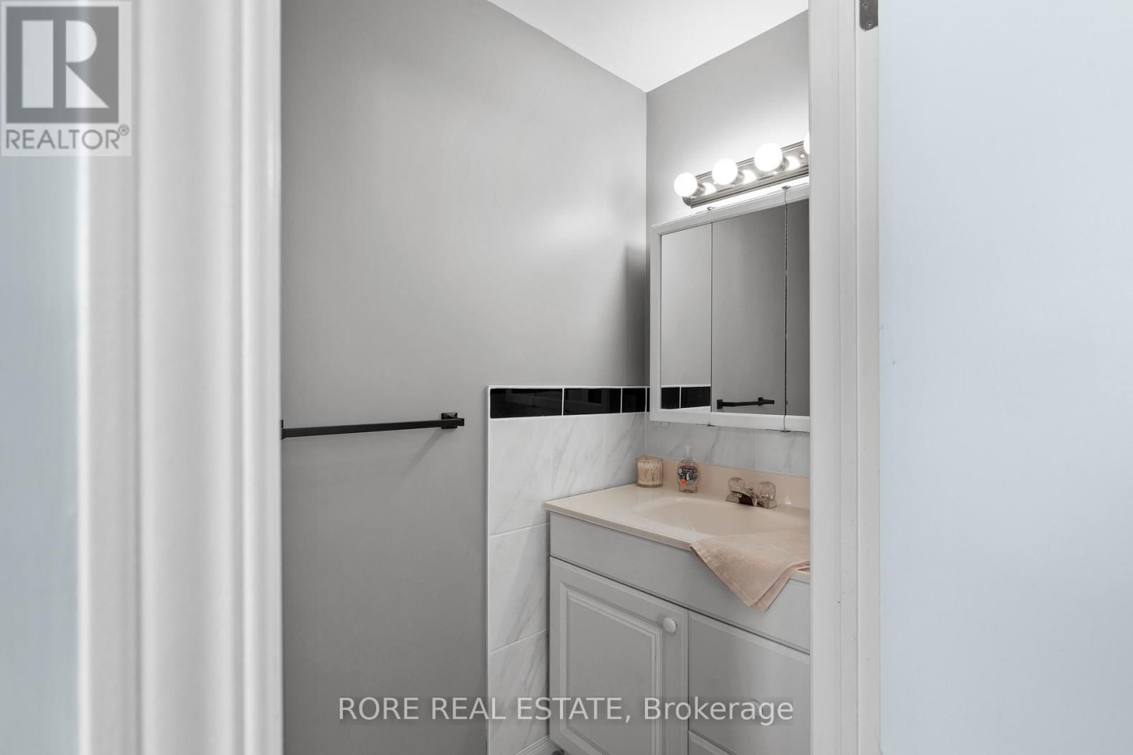 128 COOK AVENUE Image 18
