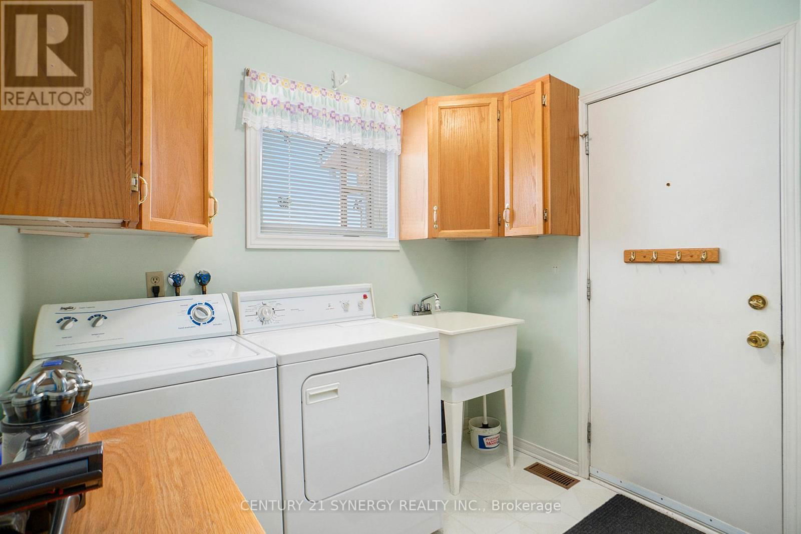 9 DAVIS DRIVE Image 14